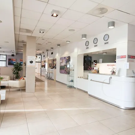 Park Diament فندق فروتسواف